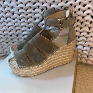 MARC FISHER ADORE ESPADRILLE WEDGE PLATFORM SANDALS